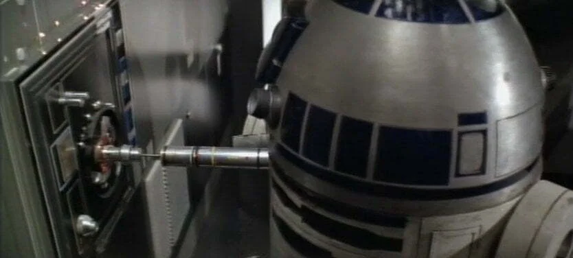 R2D2 interfaceing with the Death Star.